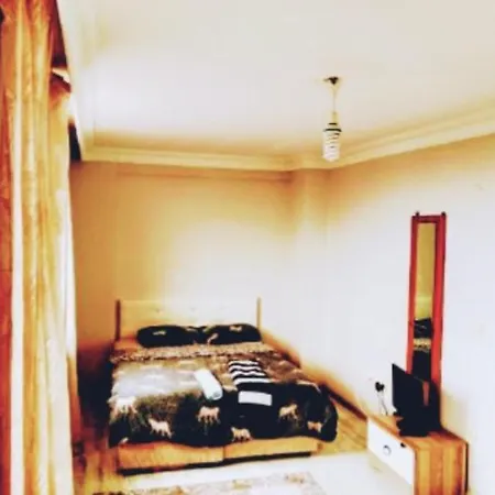 Ahmet Teacher Hotel, 6 Minutes From The Airport Couette-café
