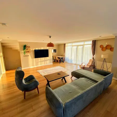 ベッド・アンド・ブレックファスト Ahmet Teacher Hotel, 6 Minutes From The Airport 3*
